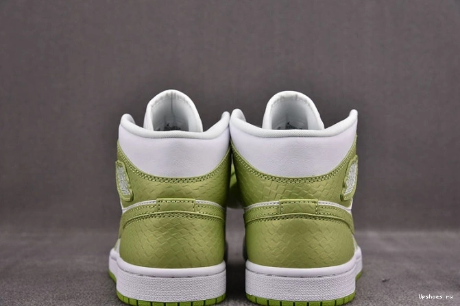 DV2959-113 Python Green 1 Jordan (W) Mid  0711